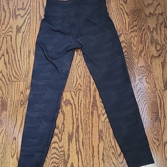 Vuori Leggings - Picture 3 of 3